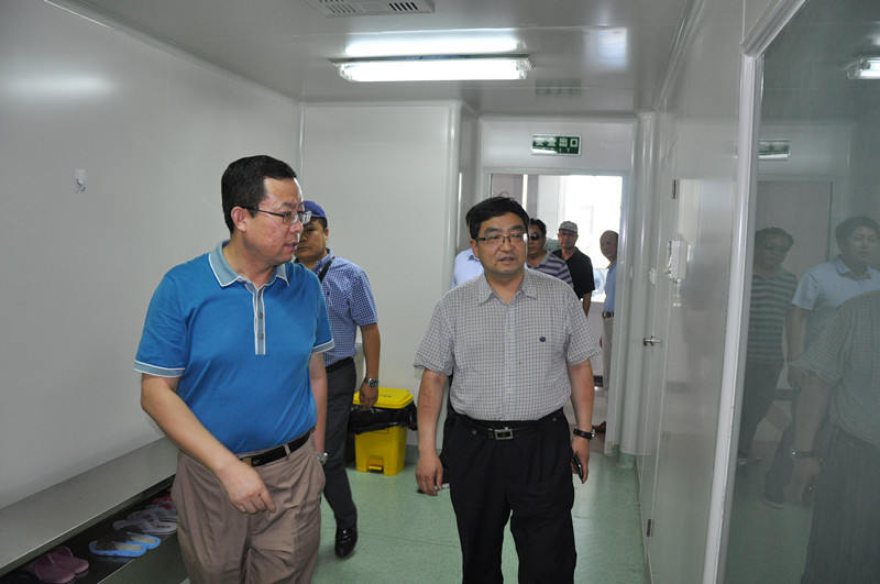 在宁夏大学教育部重点实验室参观.jpg