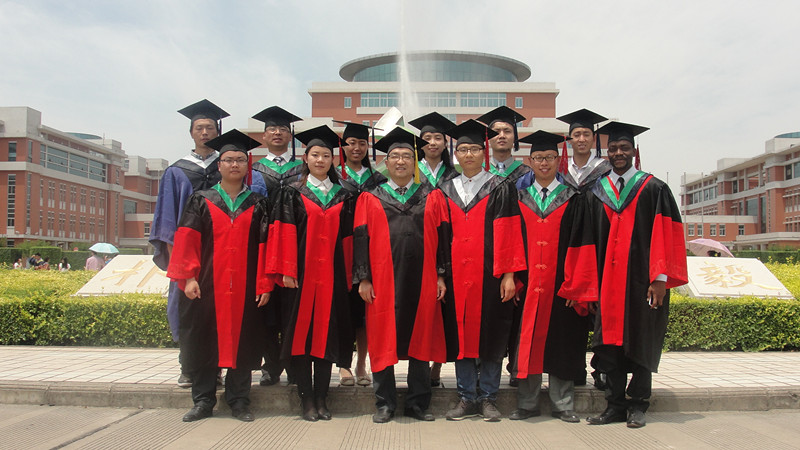 1.昝林森教授与2014届全体毕业研究生合影留念_副本.jpg