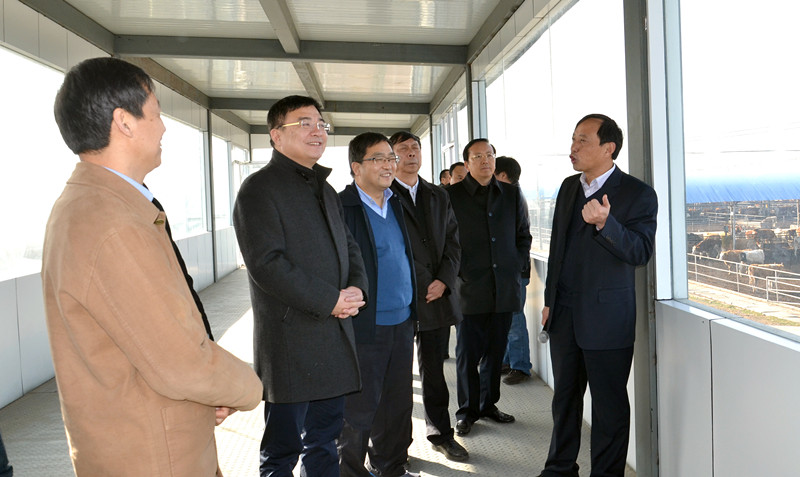 1.在新野县科尔沁集团肉牛育肥场考察_副本.jpg