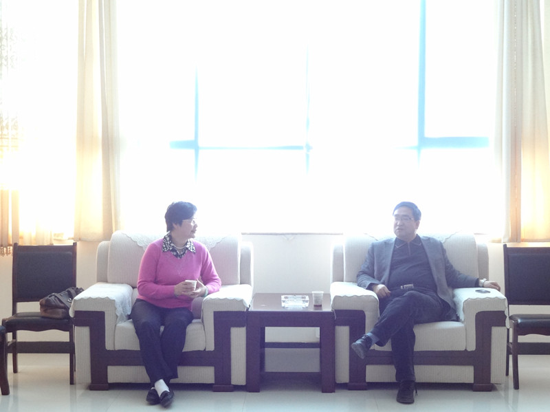 昝林森教授与郭爱珍教授进行座谈交流.jpg